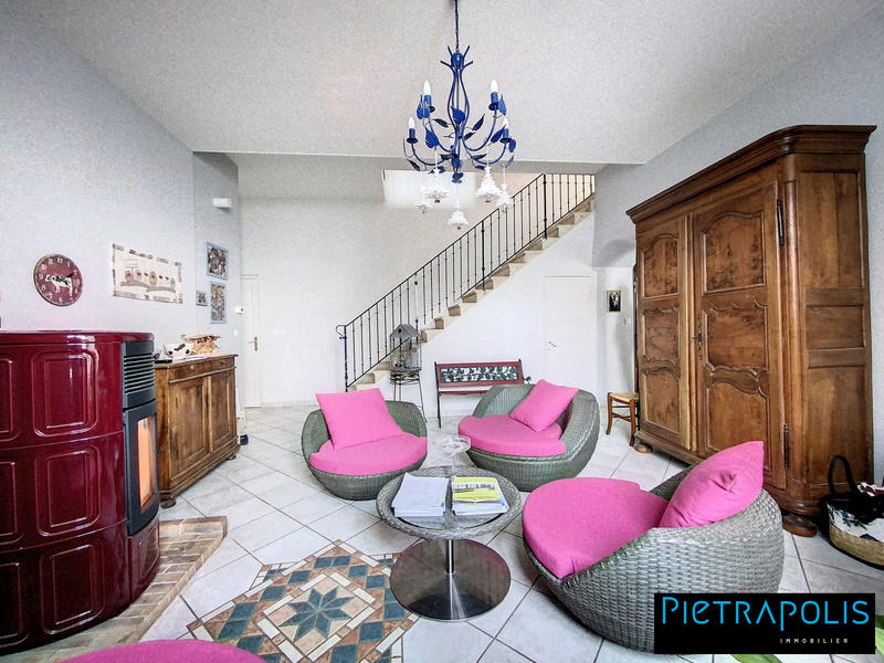 Maison - 270 m² - 8 pièces