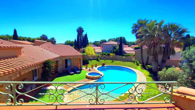 Villa - 297 m² - 8 pièces