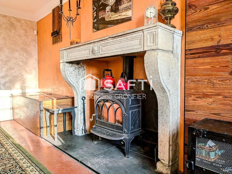 Maison - 323 m² - 11 pièces