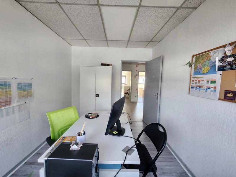 Bureau - 120 m² - 6 pièces