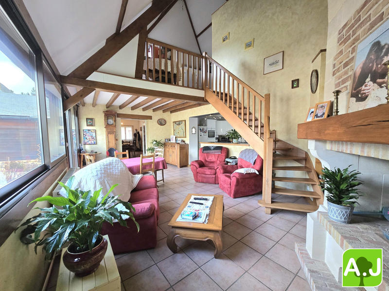 Maison - 137 m² - 5 pièces