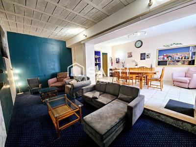 Maison - 200 m² - 7 pièces