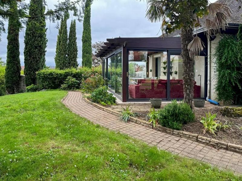 Villa - 210 m² - 9 pièces