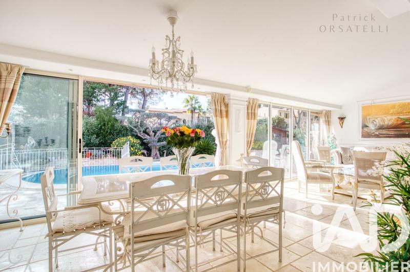 Maison - 364 m² - 10 pièces