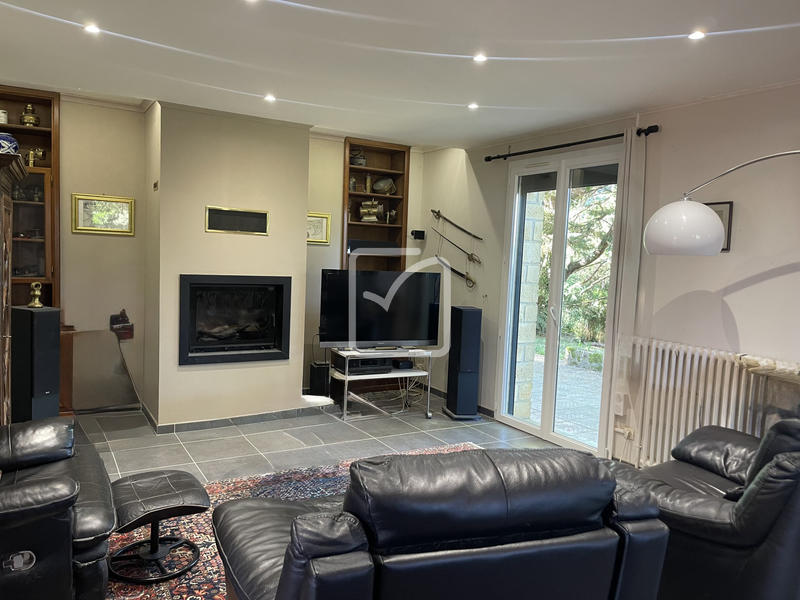 Maison - 160 m² - 8 pièces