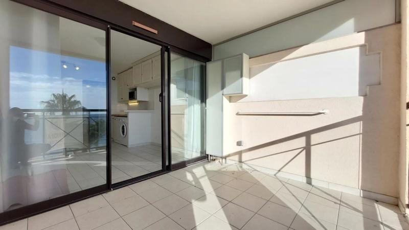 Studio - 25 m² - 1 pièce