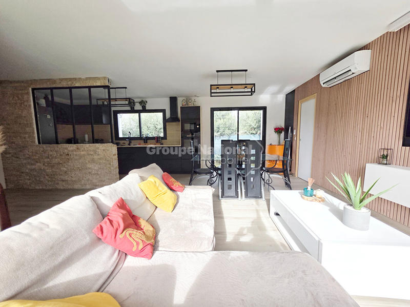 Maison - 95 m² - 5 pièces