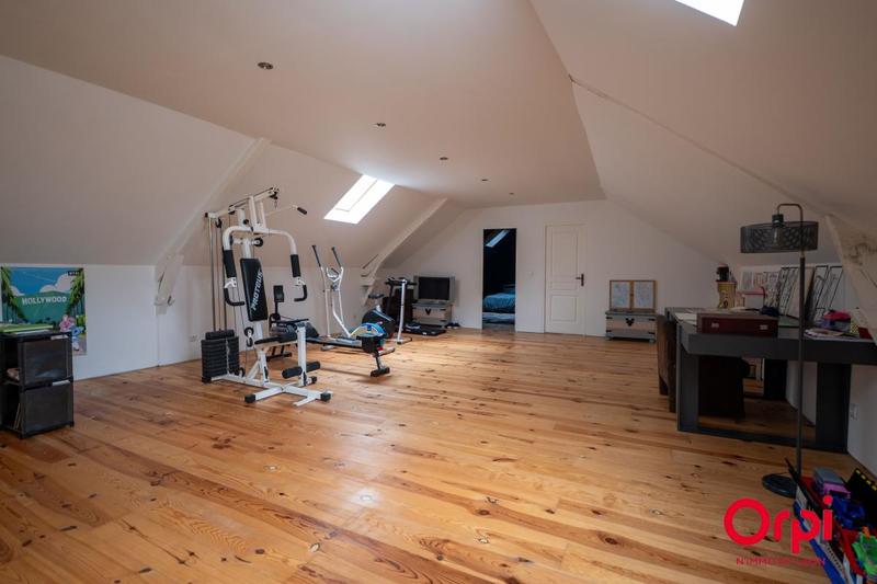 Maison - 282 m² - 6 pièces