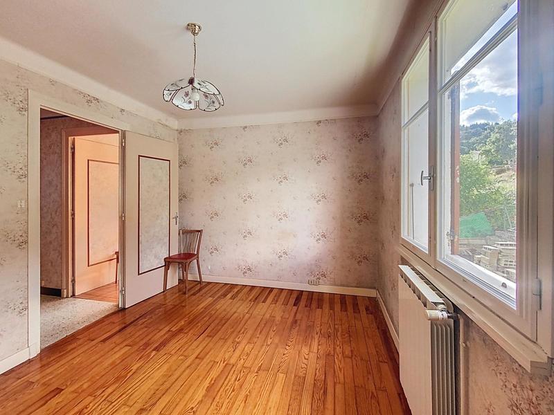 Maison - 84 m² - 8 pièces