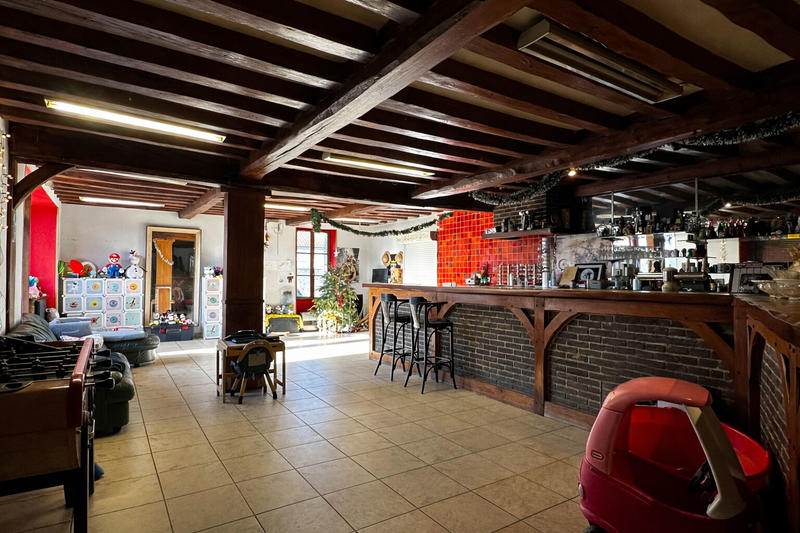 Maison - 394 m² - 11 pièces