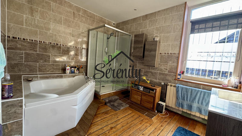 Maison - 180 m² - 8 pièces