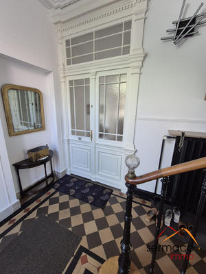 Maison - 334 m² - 14 pièces