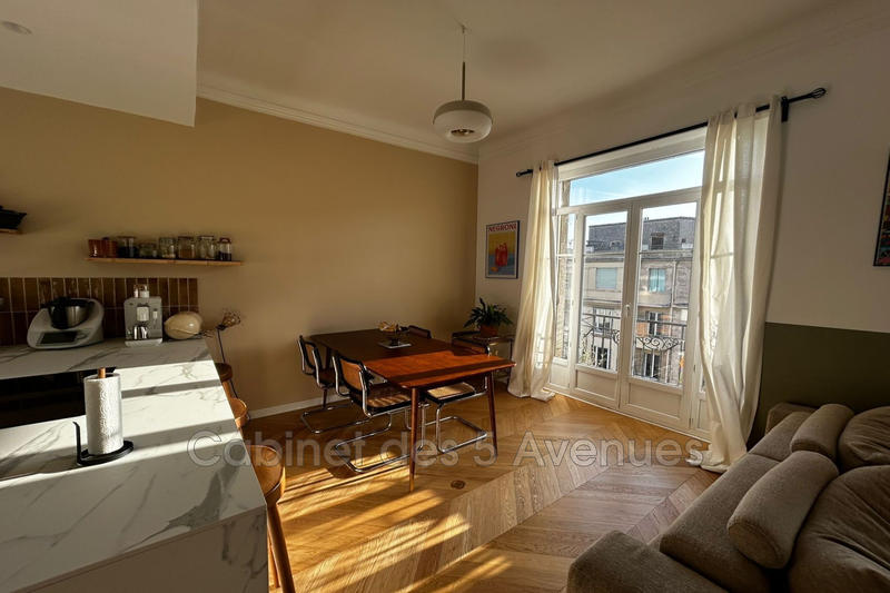 Appartement - 90 m² - 4 pièces