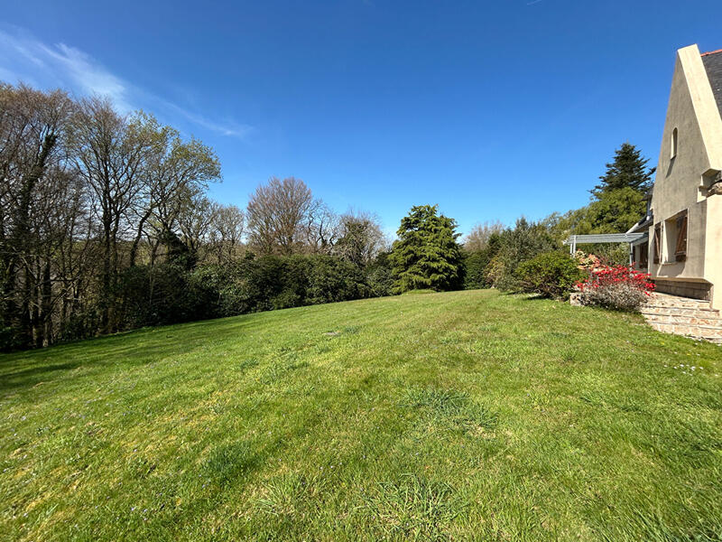 Maison - 150 m² - 9 pièces