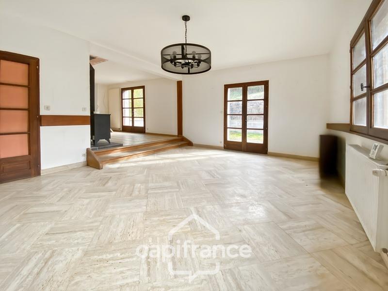 Maison - 220 m² - 8 pièces