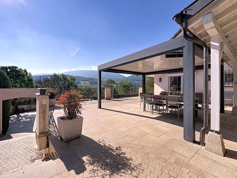 Villa - 196 m² - 7 pièces