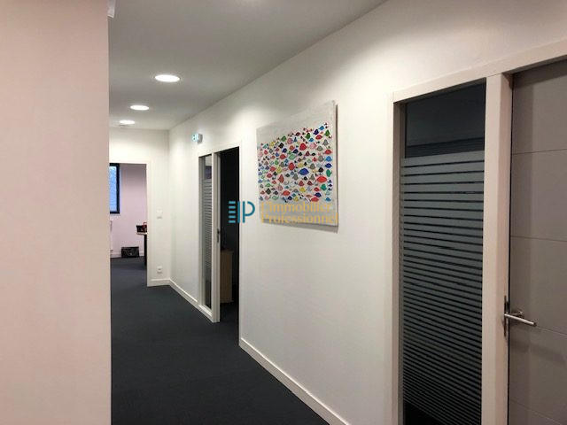 Bureau - 298 m² - 14 pièces