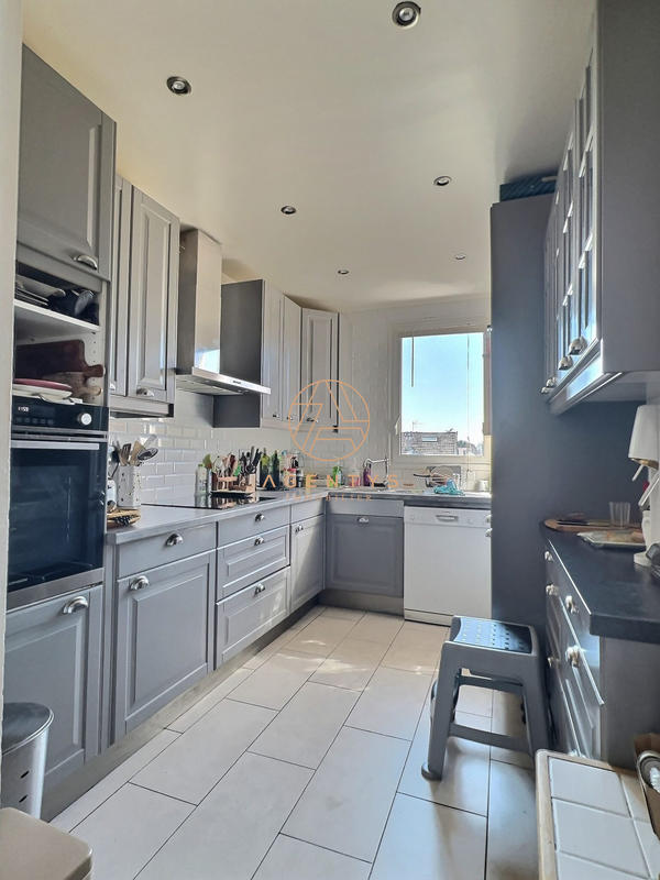 Appartement - 100 m² - 5 pièces