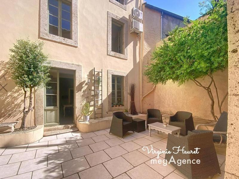 Maison - 270 m² - 10 pièces