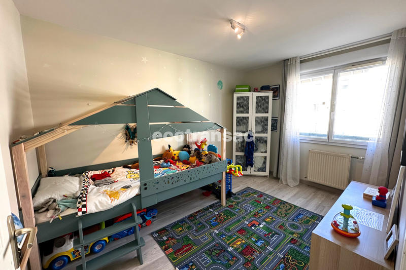 Appartement - 97 m² - 4 pièces