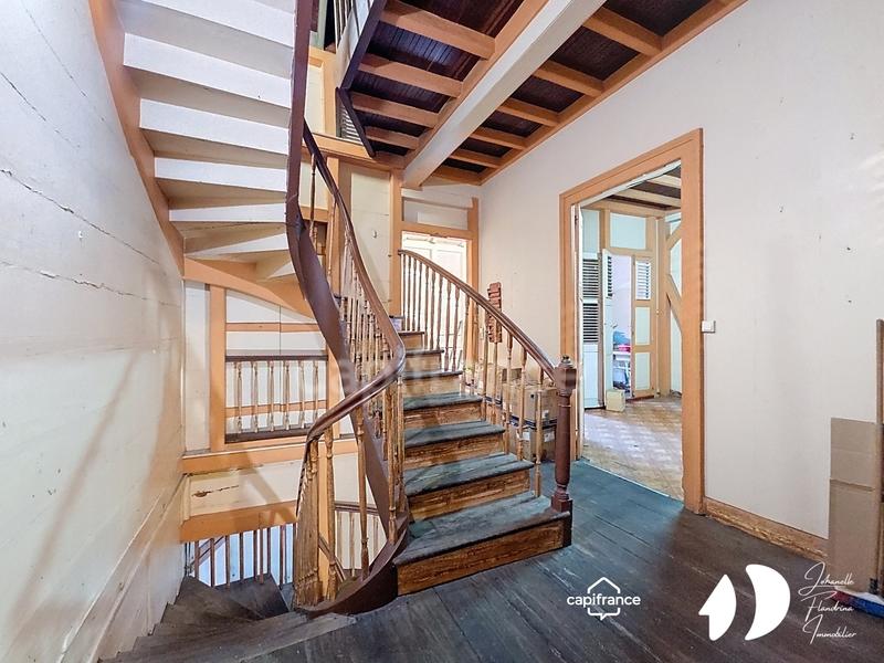 Immeuble - 195 m² - 10 pièces