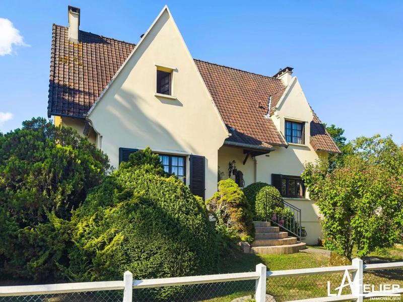 Maison - 181 m² - 7 pièces