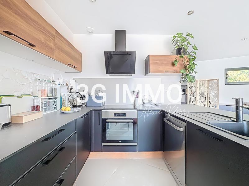 Maison - 122 m² - 4 pièces