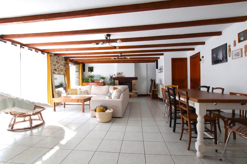 Maison - 181 m² - 8 pièces