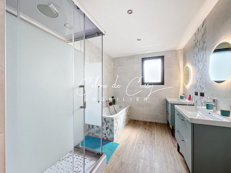 Maison - 176 m² - 6 pièces