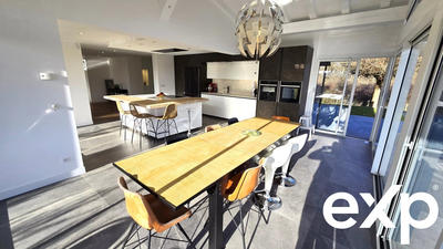 Villa - 437 m² - 14 pièces