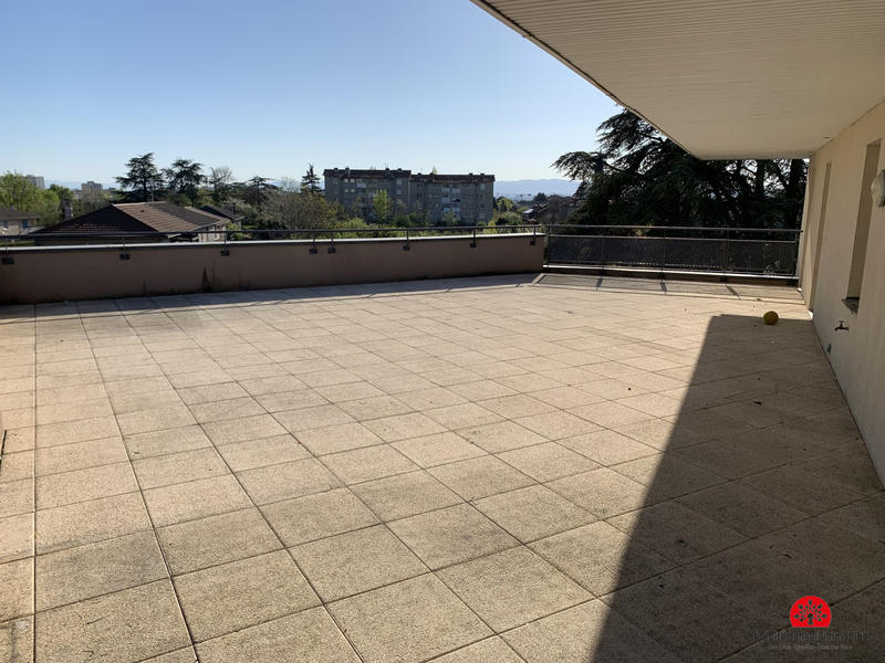 Appartement - 98 m² - 5 pièces