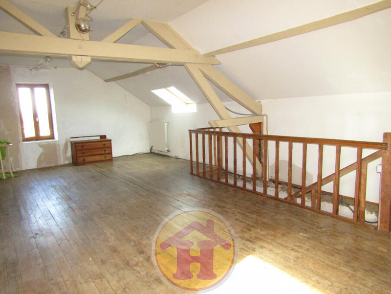 Maison - 270 m² - 6 pièces