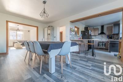 Maison - 240 m² - 6 pièces