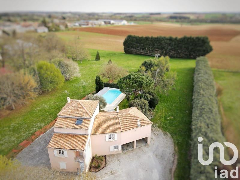 Maison - 200 m² - 6 pièces