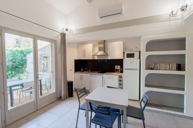 Local commercial - 1 171 m² - 58 pièces