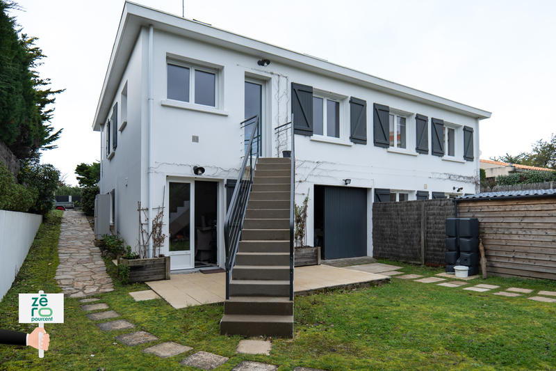 Maison - 204 m² - 8 pièces