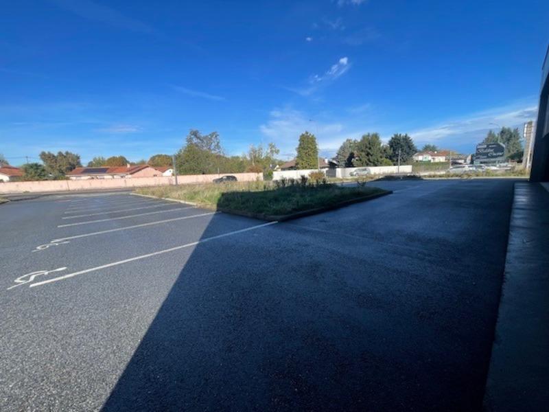 Local commercial - 1 558 m² - 3 pièces