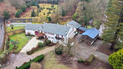 Propriété - 490 m² - 10 pièces