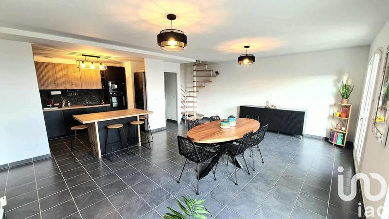 Maison - 143 m² - 5 pièces