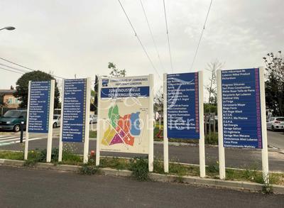 Entrepôt - 2 100 m²