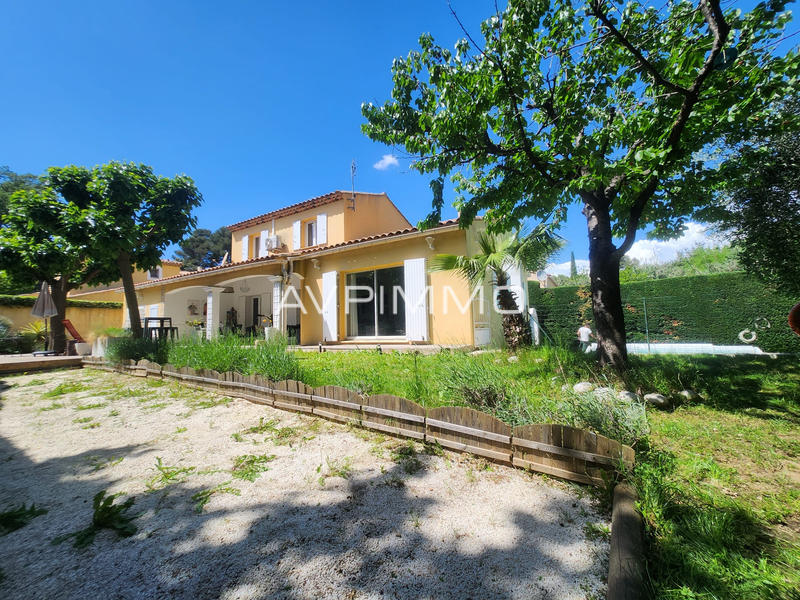 Villa - 145 m² - 4 pièces