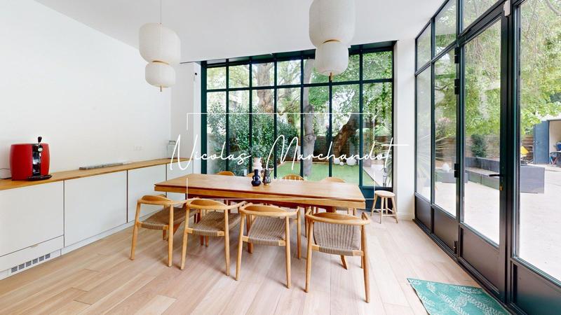 Propriété - 300 m² - 8 pièces