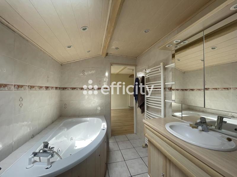 Maison - 114 m² - 7 pièces