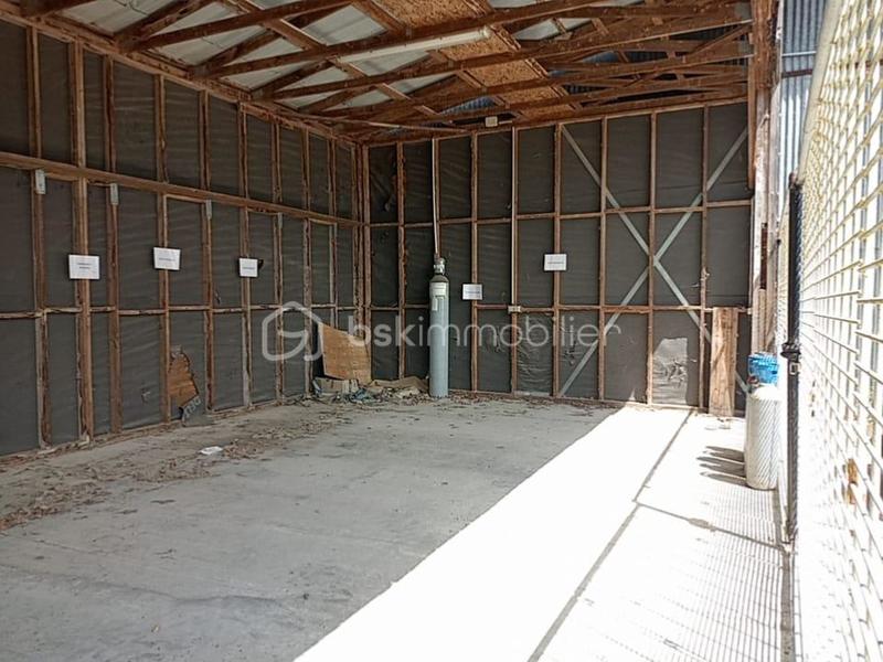 Entrepôt - 1 485 m² - 15 pièces