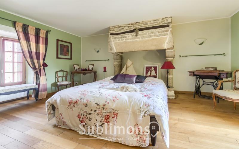 Maison - 231 m² - 9 pièces