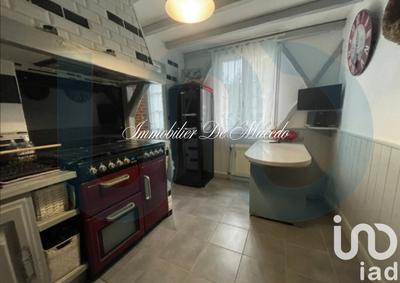 Maison - 94 m² - 5 pièces