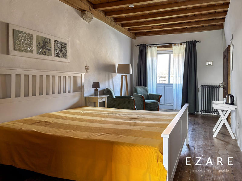 Maison - 380 m² - 11 pièces