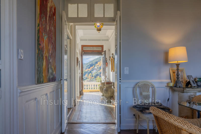 Maison de maîtres - 367 m² - 12 pièces