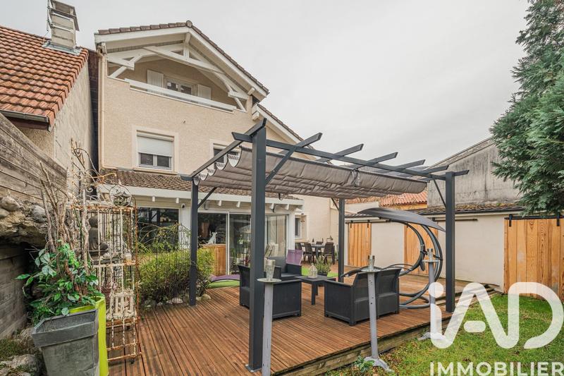 Maison - 137 m² - 6 pièces