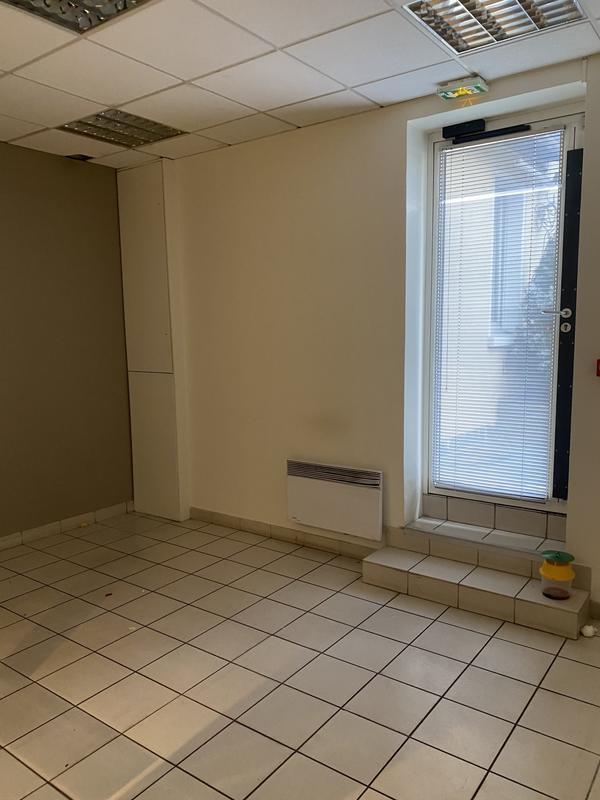 Local commercial - 207 m² - 4 pièces